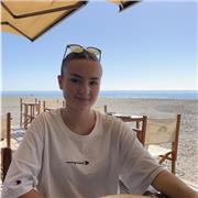 Soy estudiante de Magisterio en la UGR y estoy disponible en algunas horas para dar clases de inglés a niños que cursen primaria